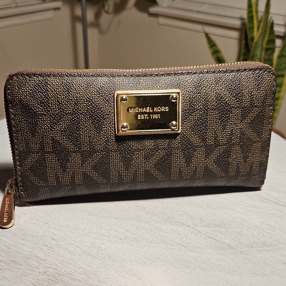 Michael Kors Signature Logo Print Zip Around Continental Wallet